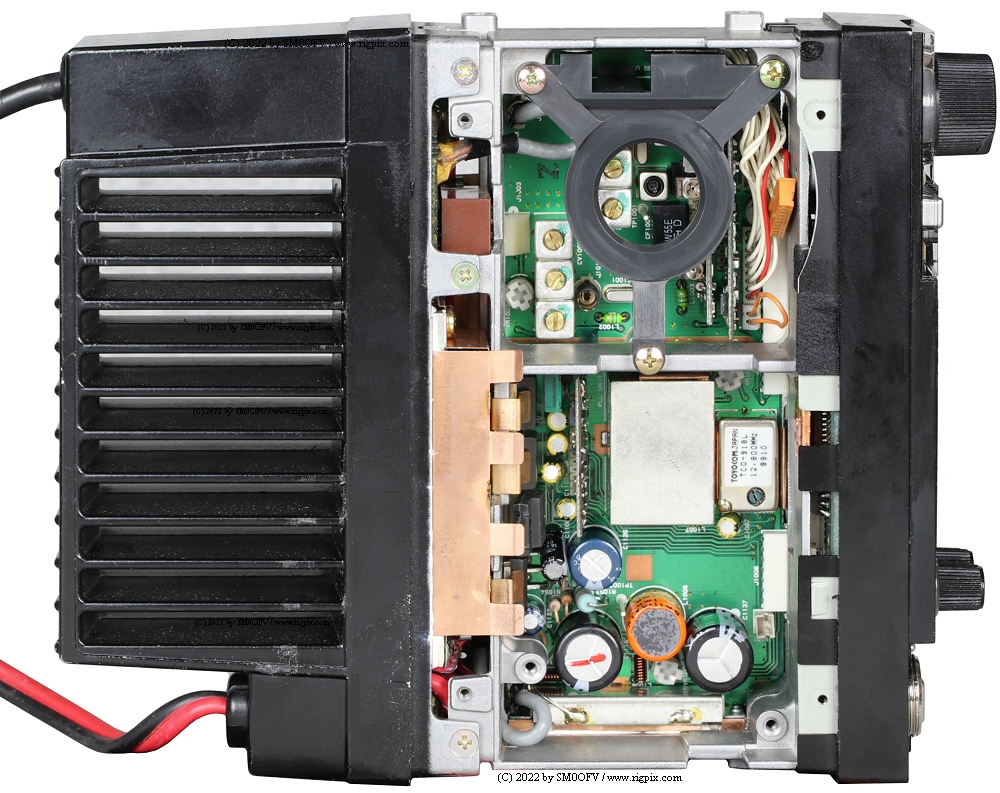 An inside bottom view picture of Yaesu FT-912R