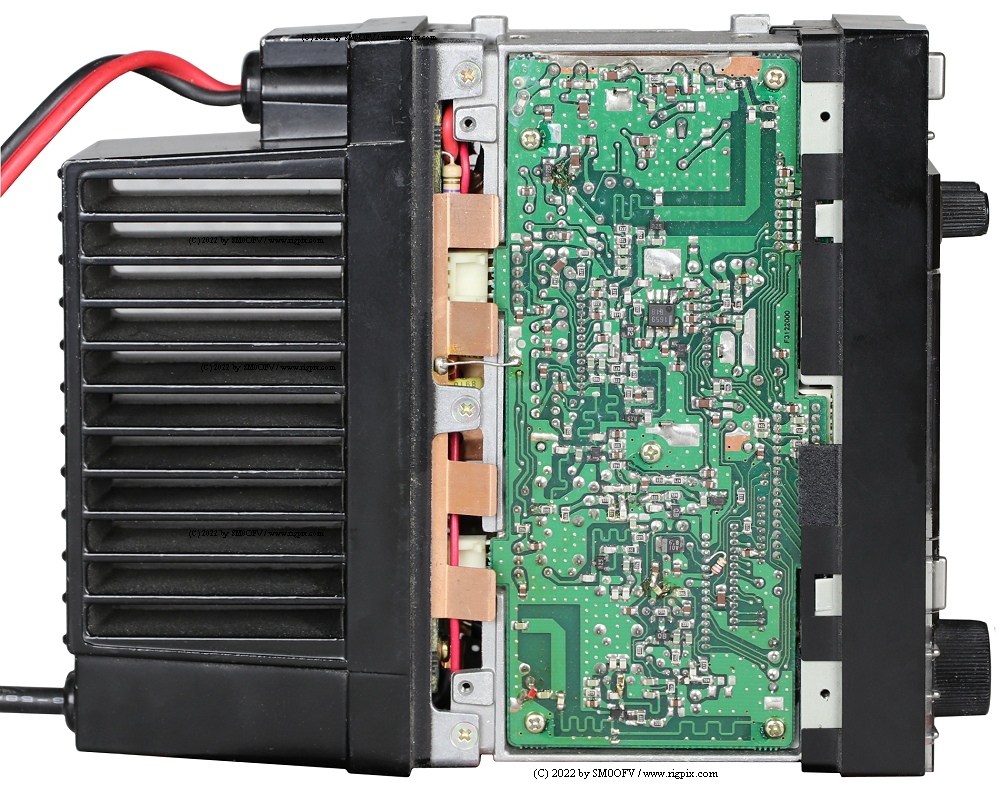 An inside top view picture of Yaesu FT-912R
