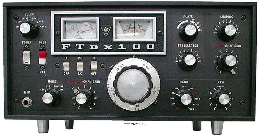 A picture of Yaesu FTDX-100