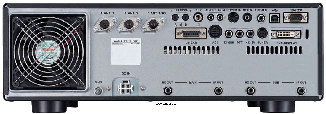 A rear picture of Yaesu FTdx-101D