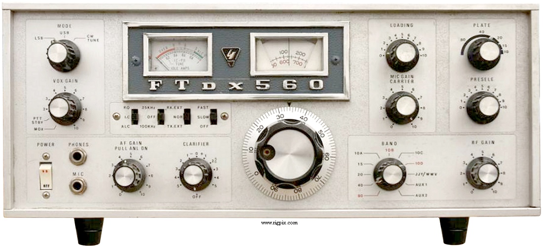 A picture of Yaesu FTdx-560