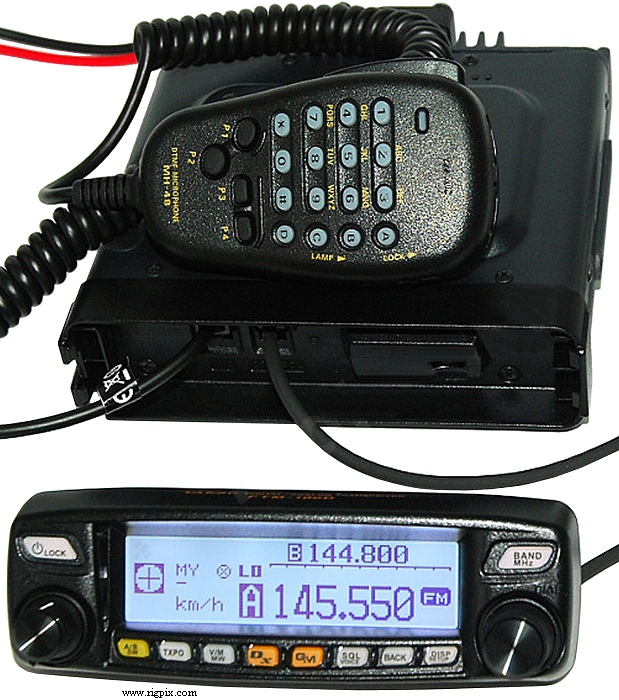 A picture of Yaesu FTM-100DE