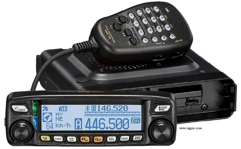 A picture of Yaesu FTM-100DR