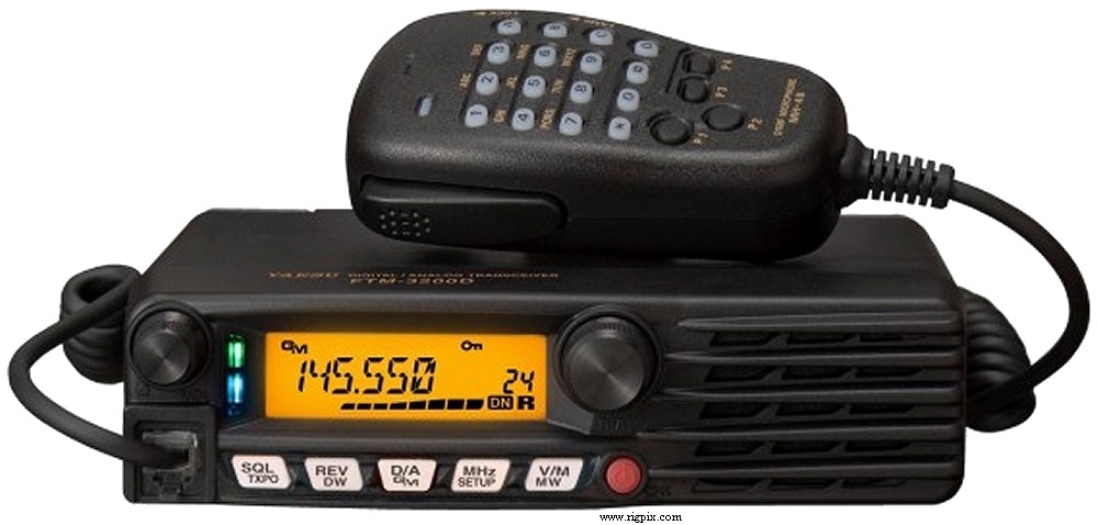 A picture of Yaesu FTM-3200DE